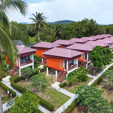 Horizon Beach Resort Koh Jum Exterior photo