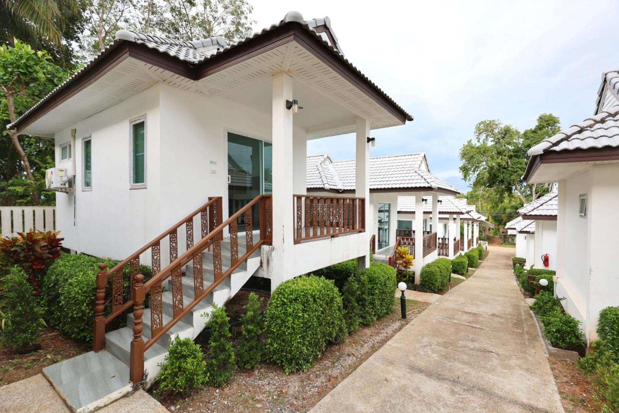 Horizon Beach Resort Koh Jum Exterior photo